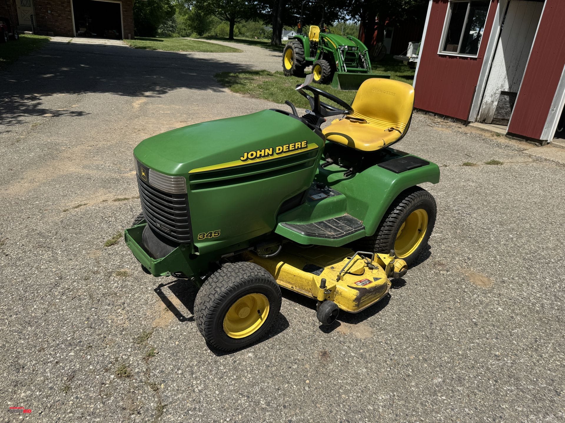 John Deere 345 Equipment Image0