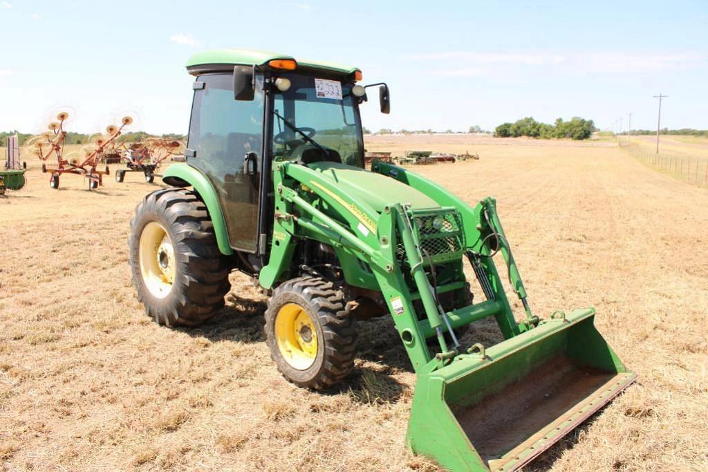 Image of John Deere 4520 Primary image