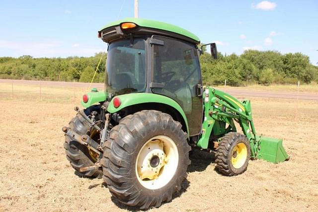 Image of John Deere 4520 equipment image 1