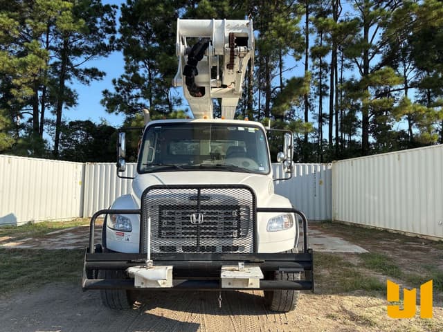 Image of Freightliner M2 equipment image 1