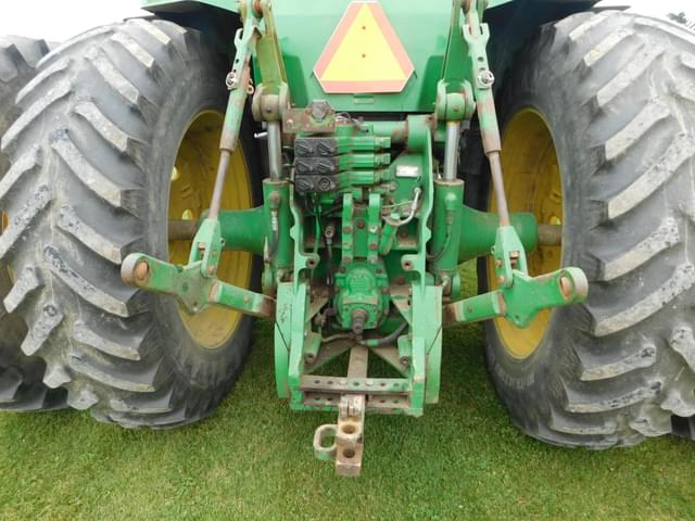 Image of John Deere 8400 equipment image 4