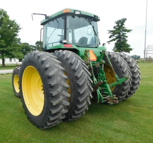 Image of John Deere 8400 equipment image 3