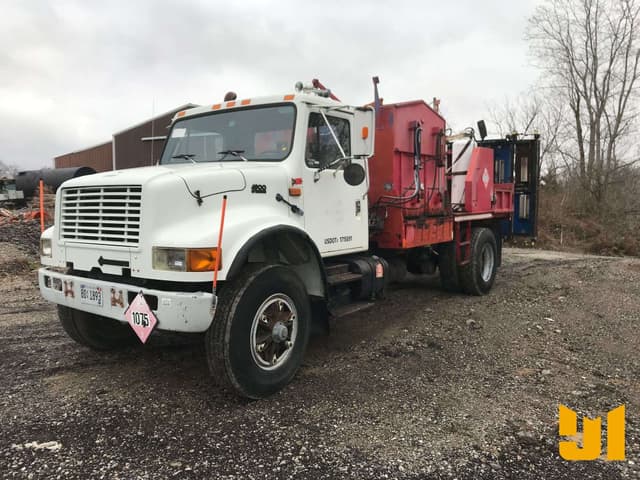 Image of International 4900 equipment image 1