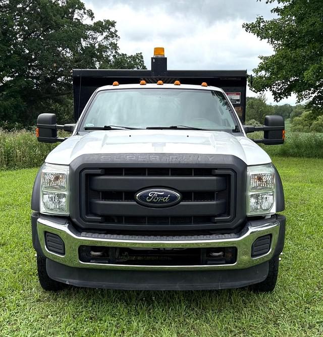 Image of Ford F-550 equipment image 3
