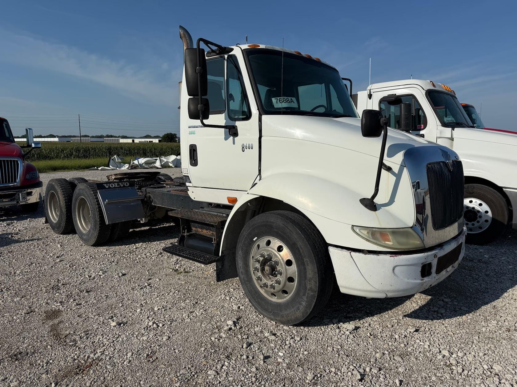 2004 International 8600 Equipment Image0