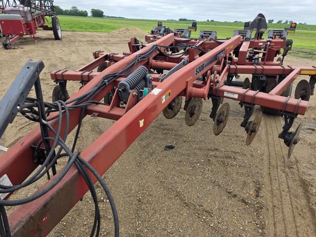 Image of Case IH Ecolo-Tiger 530B equipment image 3
