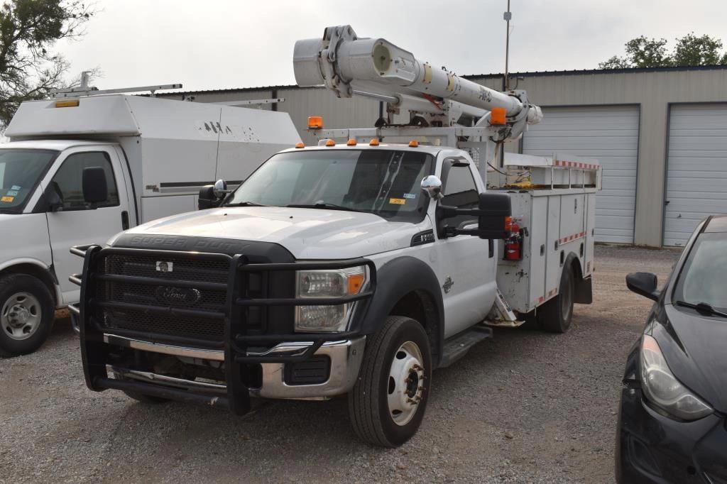 2014 Ford F-550 Equipment Image0