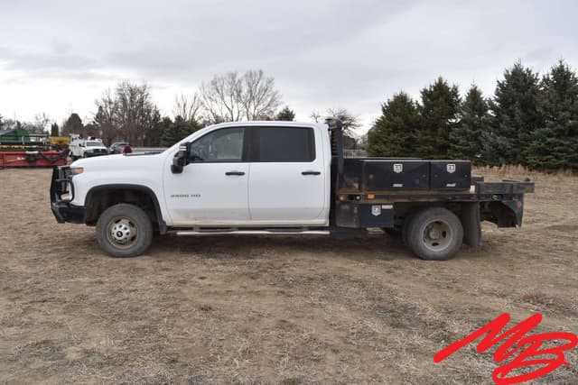 Image of Chevrolet 3500HD equipment image 2
