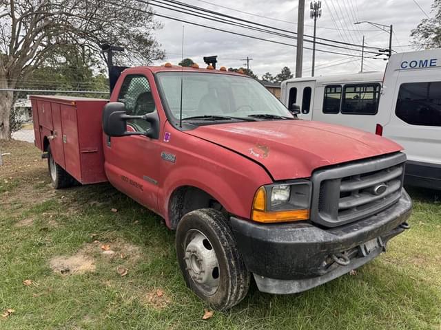 Image of Ford F-550 equipment image 1