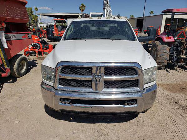 Image of Dodge Ram 3500 equipment image 2