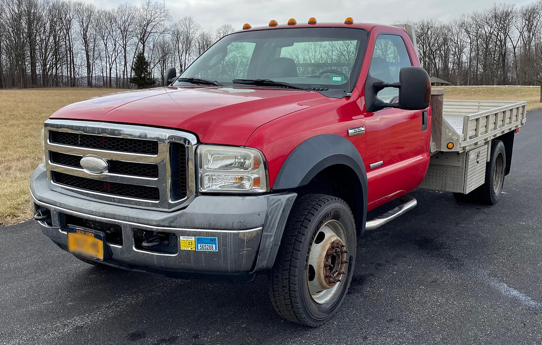 Image of Ford F-550 Primary image