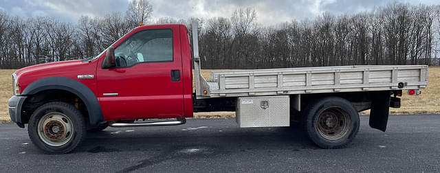 Image of Ford F-550 equipment image 4