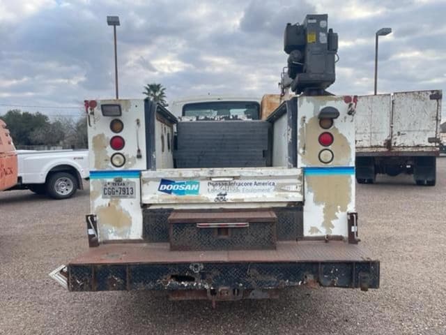 Image of International 4300 equipment image 4