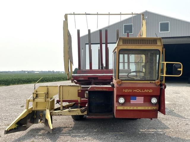 Image of New Holland 1049 equipment image 2