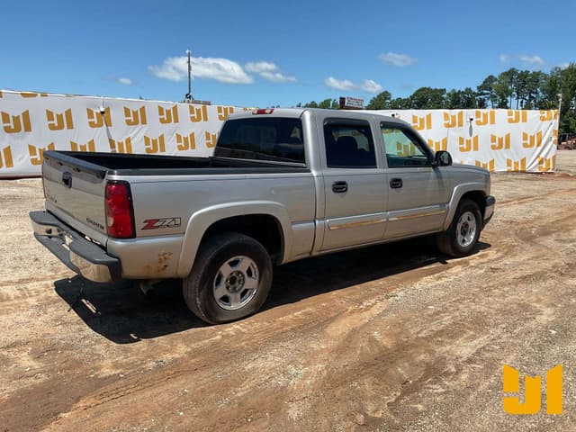 Image of Chevrolet 1500 equipment image 4