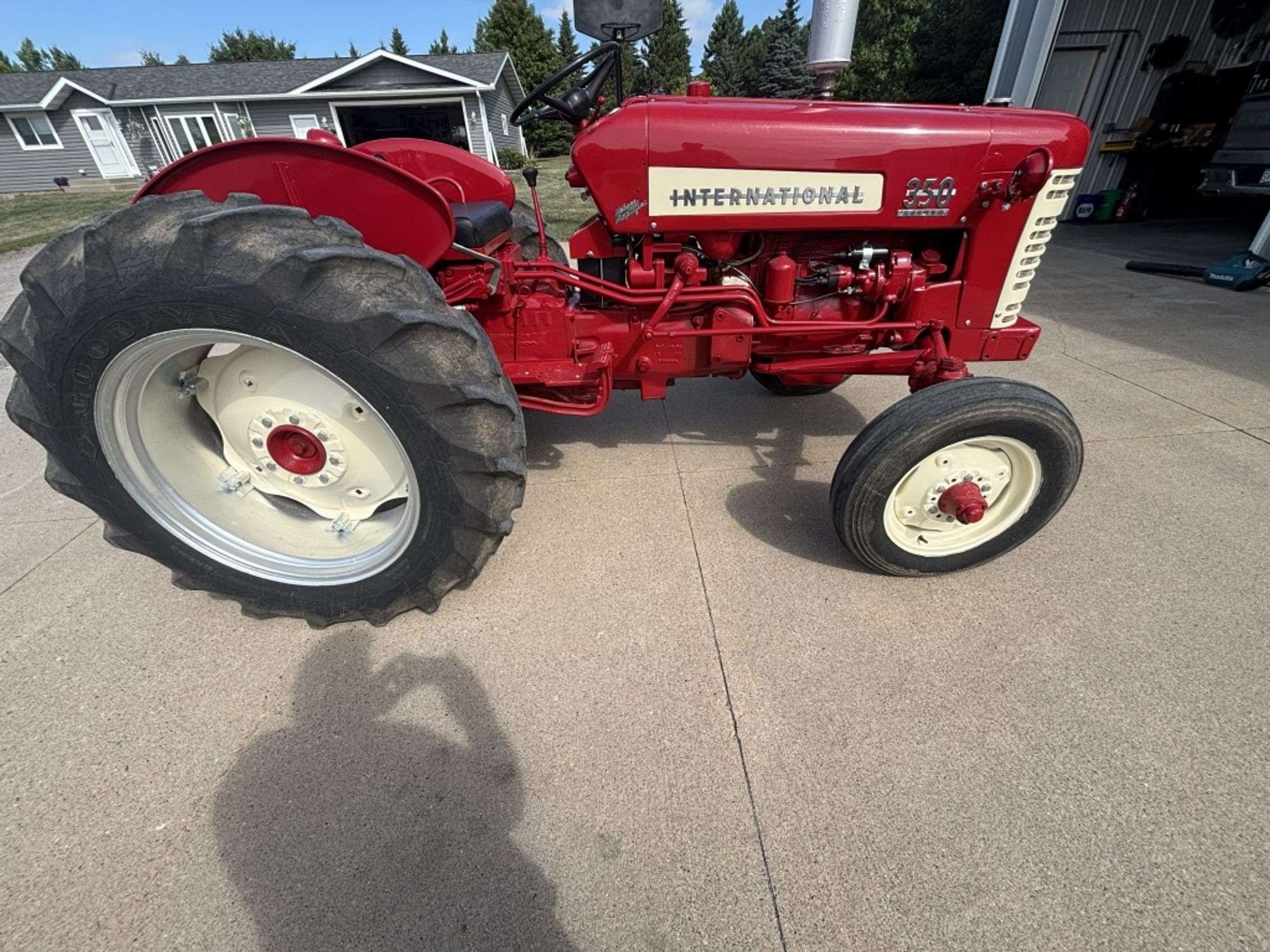 International Harvester 350 Equipment Image0