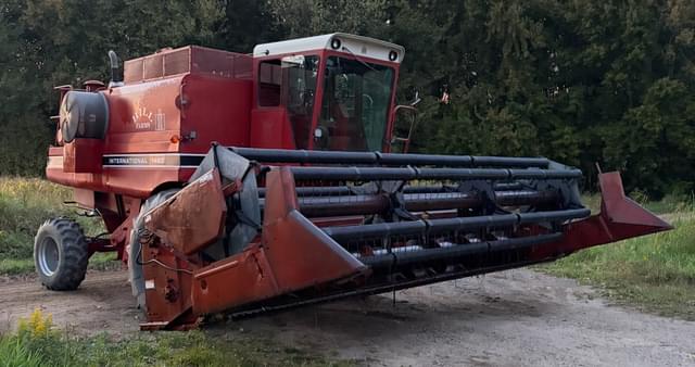 Image of International Harvester 1460 equipment image 4