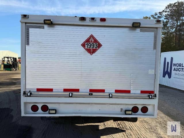 Image of International 8100 equipment image 4