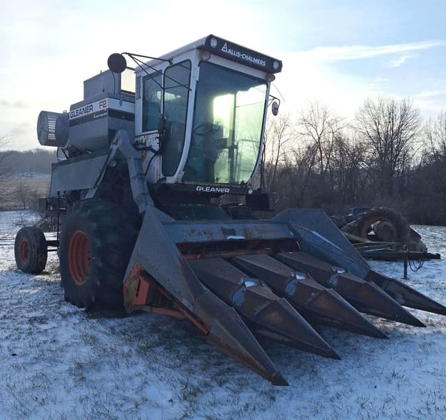 Image of Gleaner F2 equipment image 3