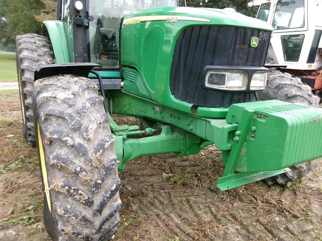 Image of John Deere 7520 equipment image 2