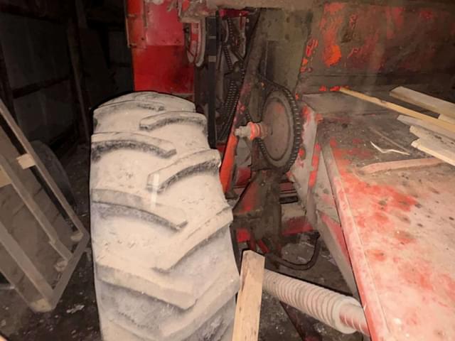 Image of Massey Ferguson 300 equipment image 3