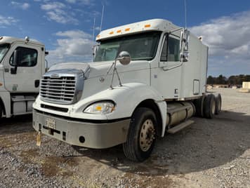 Main image Freightliner Columbia