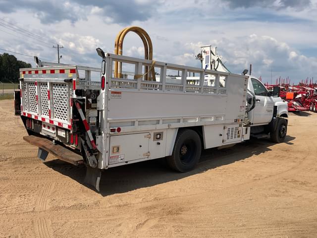 Image of Chevrolet 5500HD equipment image 4
