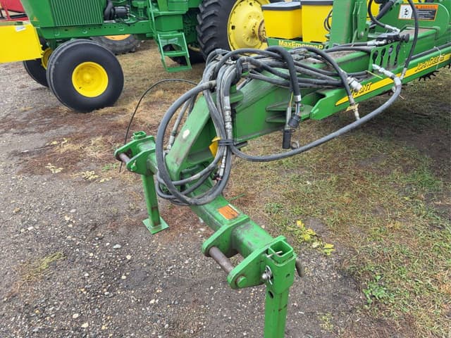 Image of John Deere MaxEmerge Plus equipment image 3