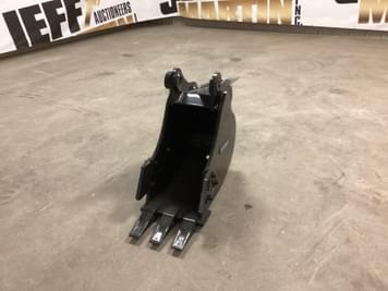 Main image Land Hero CAT303/306