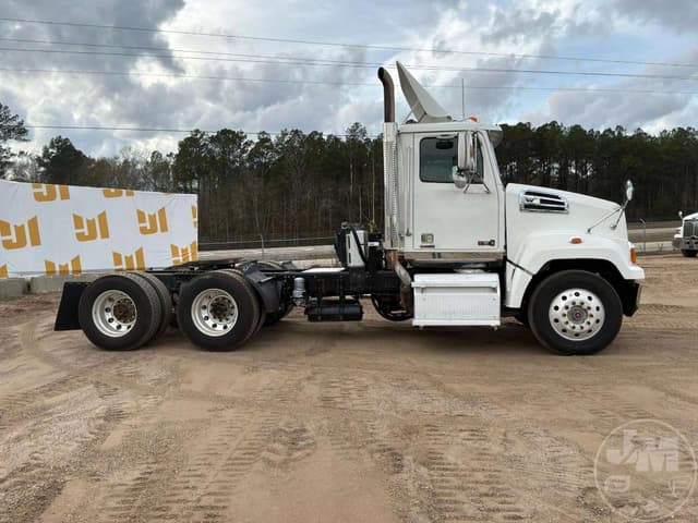 Image of Western Star 4700 equipment image 3
