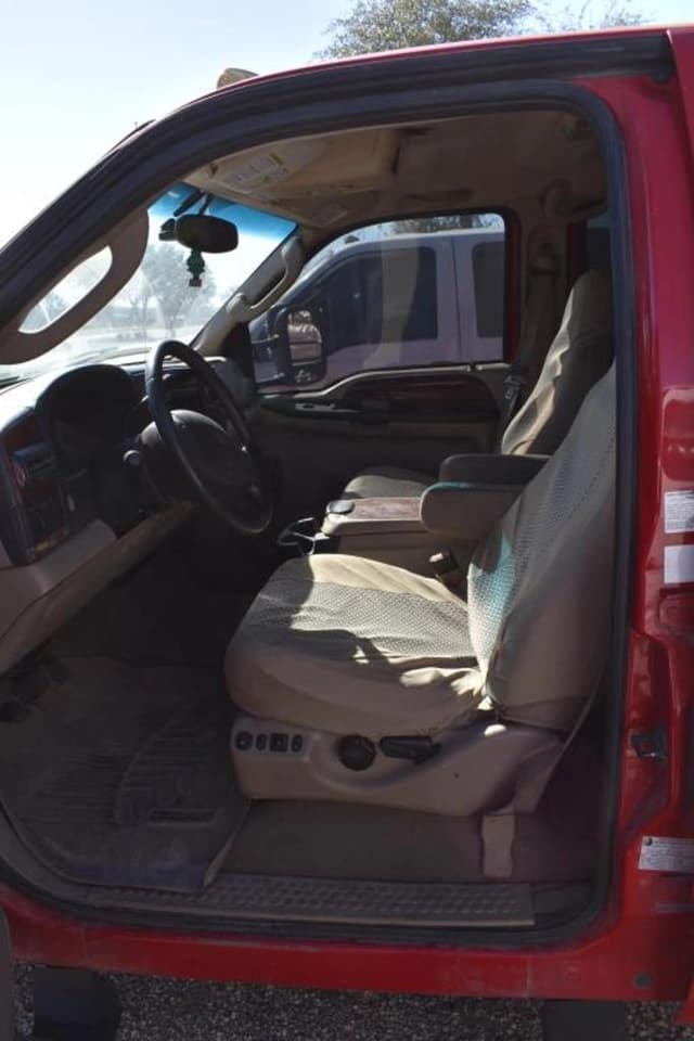 Image of Ford F-350 equipment image 4