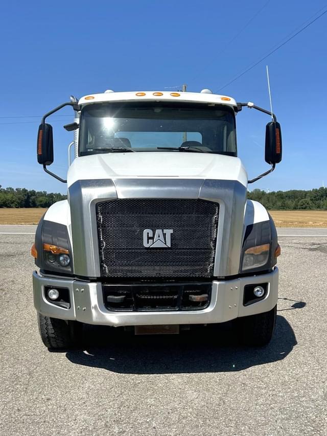 Image of Caterpillar CT660 equipment image 3