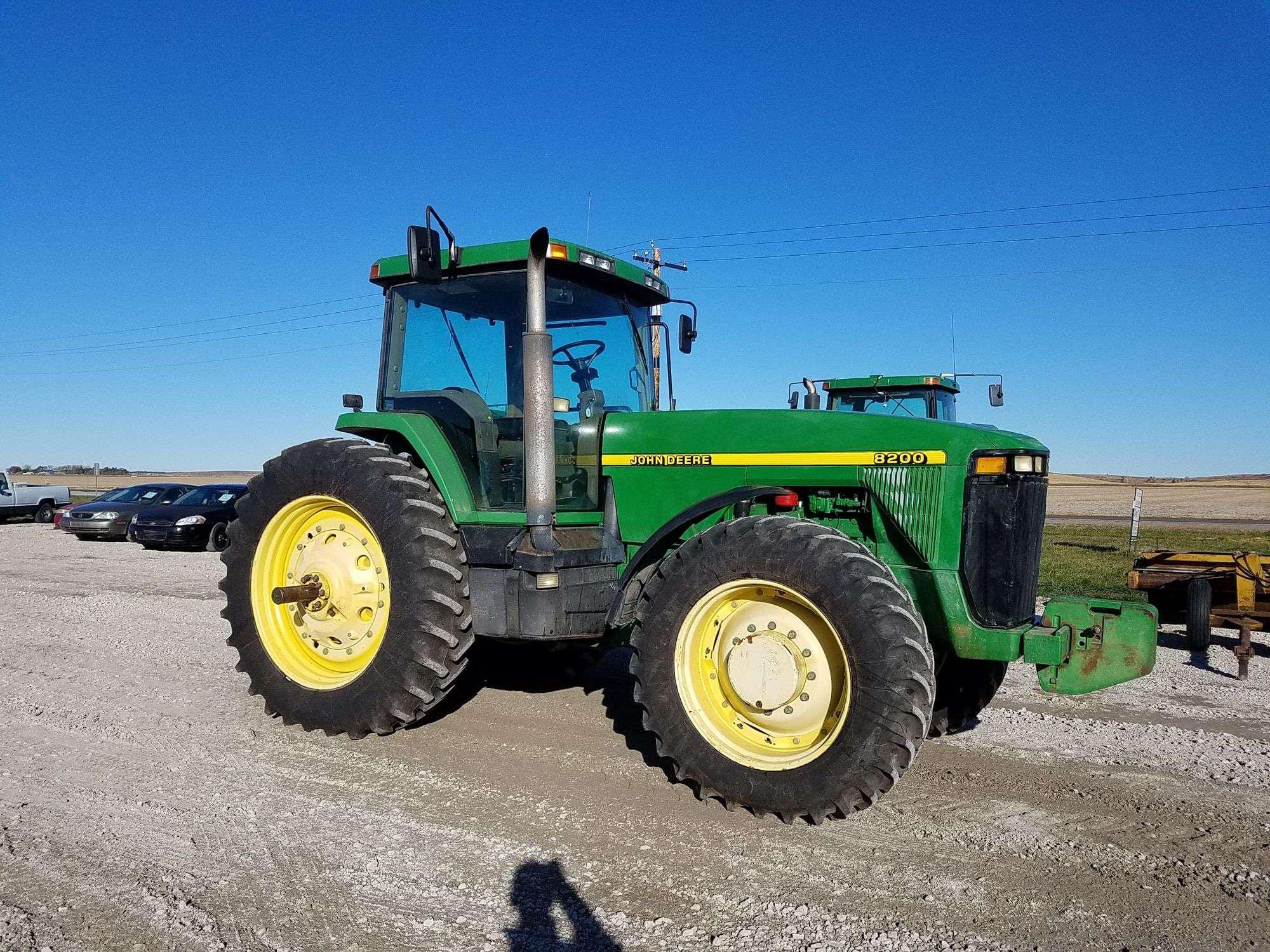 Main image John Deere 8200