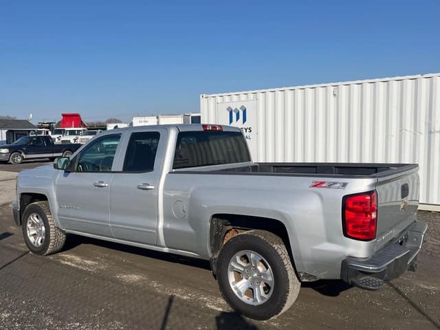 Image of Chevrolet 1500 equipment image 1