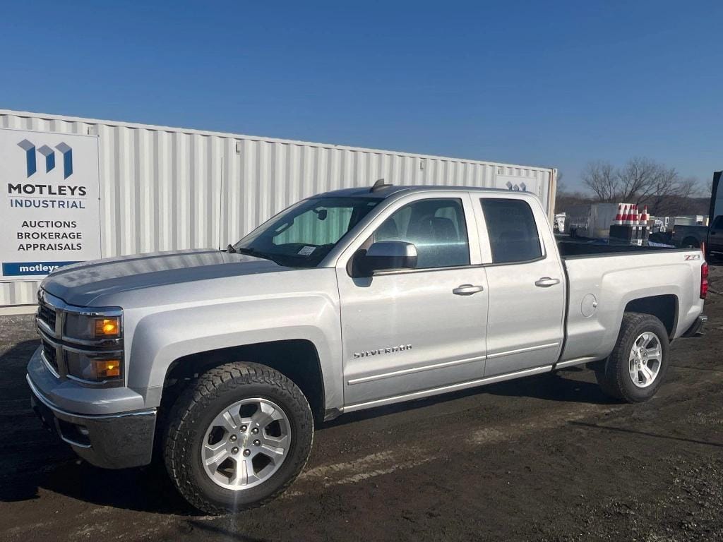 2015 Chevrolet 1500 Equipment Image0