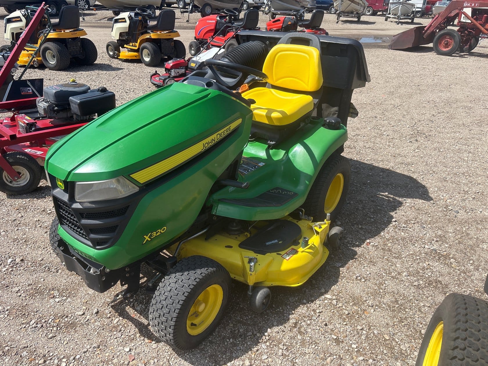 2010 John Deere X320 Equipment Image0