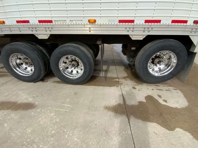 Image of Timpte Grain Trailer equipment image 3