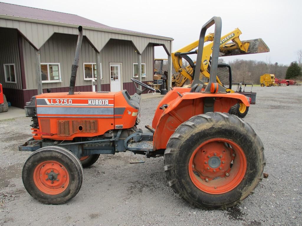 Main image Kubota L3750