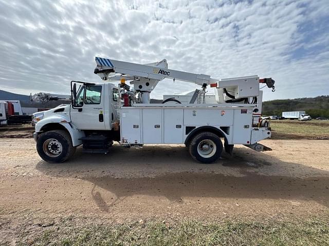 Image of International Durastar 4300 equipment image 1