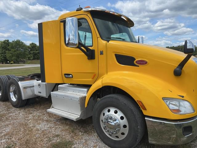 Image of Peterbilt 579 equipment image 4