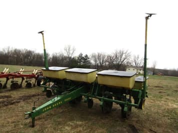 Main image John Deere 7000