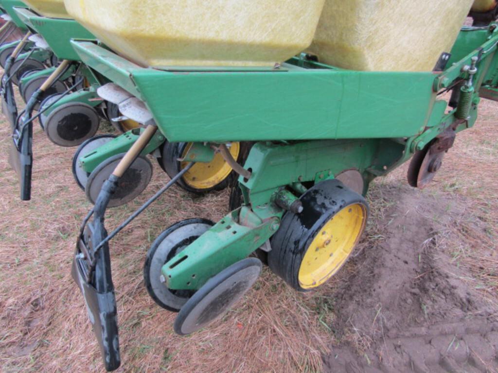 John Deere 7000 Planting Planters for Sale Tractor Zoom