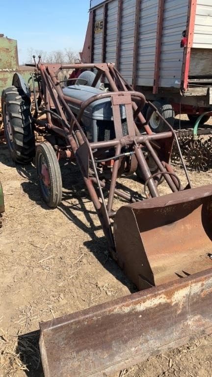 Image of Ford 9N equipment image 2