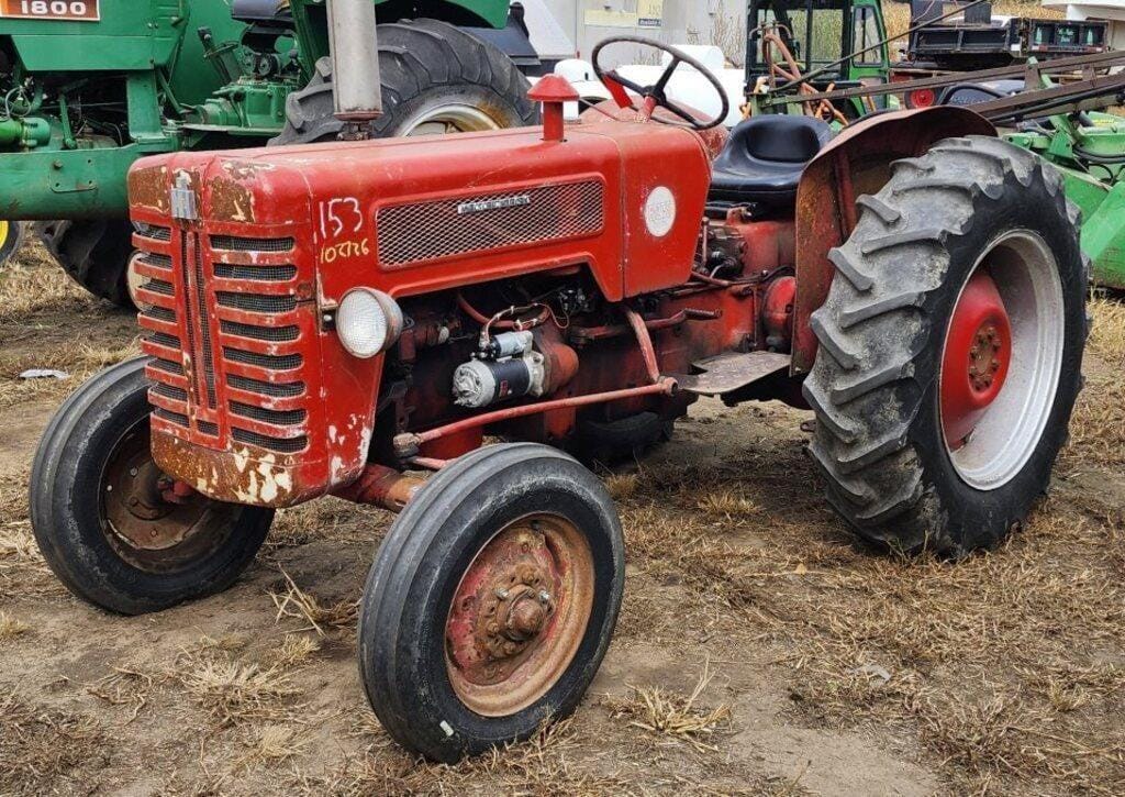 Main image International Harvester B275