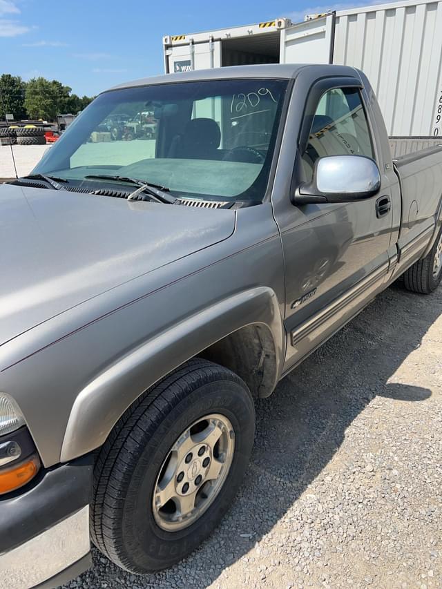 Image of Chevrolet 1500 equipment image 4