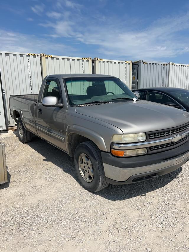 Image of Chevrolet 1500 equipment image 1