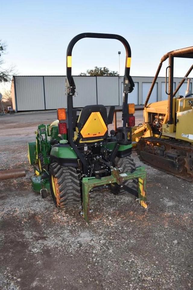 Image of John Deere 1025R equipment image 4