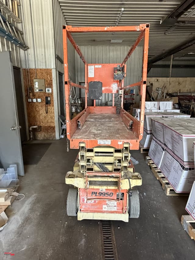 Image of JLG 1932RS equipment image 4