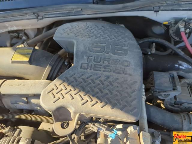 Image of Chevrolet 2500HD equipment image 3