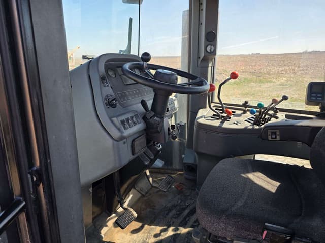 Image of New Holland 9682 equipment image 4